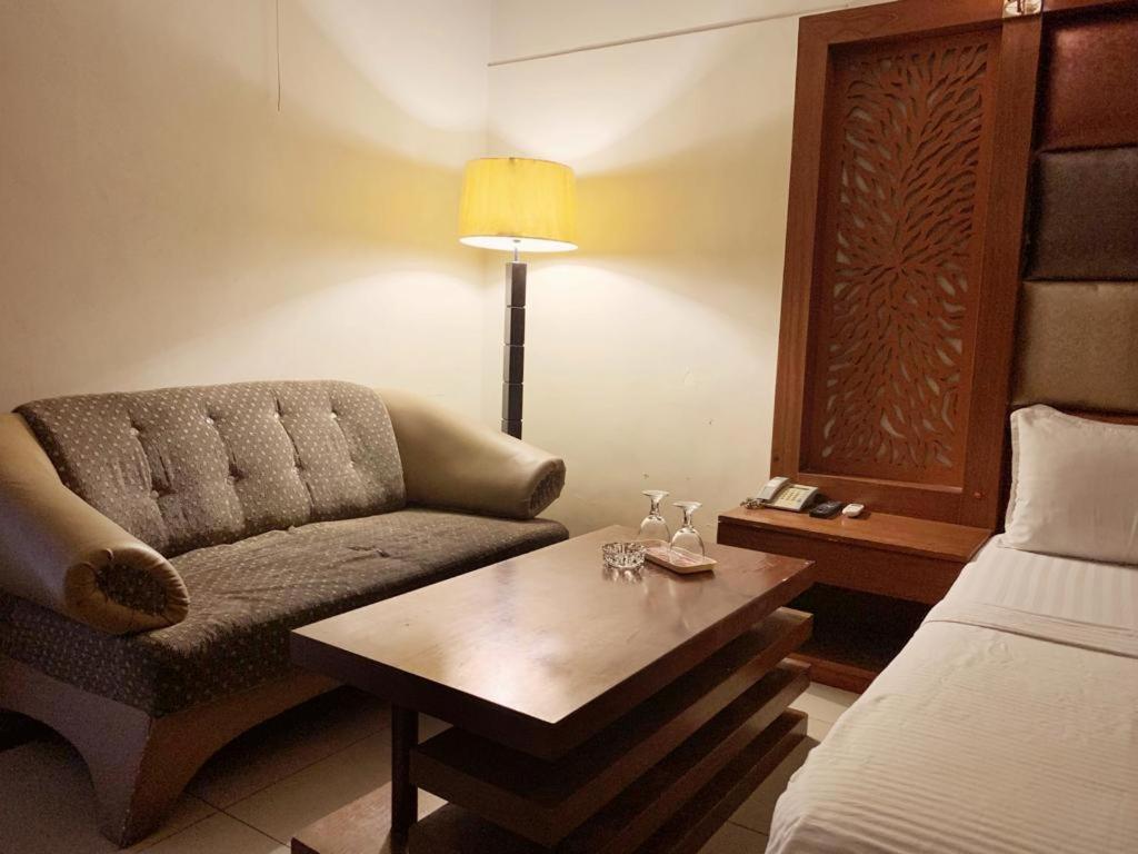 Hotel ملتان المظهر الخارجي الصورة