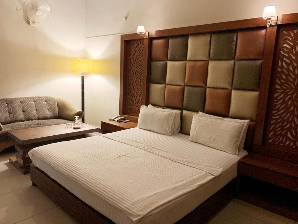 Hotel ملتان المظهر الخارجي الصورة